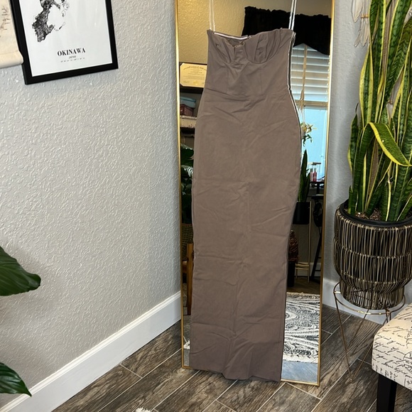 HOUSE OF CB 'Lucia' Taupe Strapless Corset Maxi Dress NWOT - Picture 6 of 9